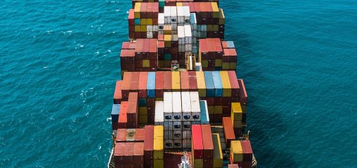 Map showing shipping routes between China, Europe and North America, highlighting how port fee changes affect route choices.